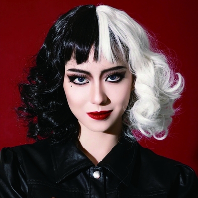 Короткий скакалки кудрявый Bang волосы парика Белая и черная Cruella Cosplay Термоустойчивые волокна
